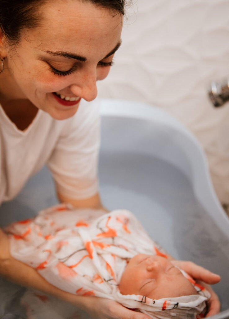 tbb Bain emmailloté d'un bébé